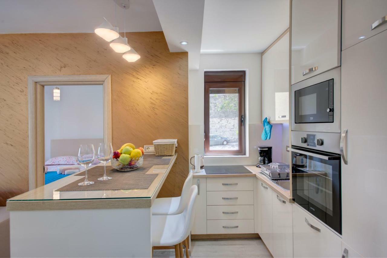 Apartment Medusa Risan Kültér fotó